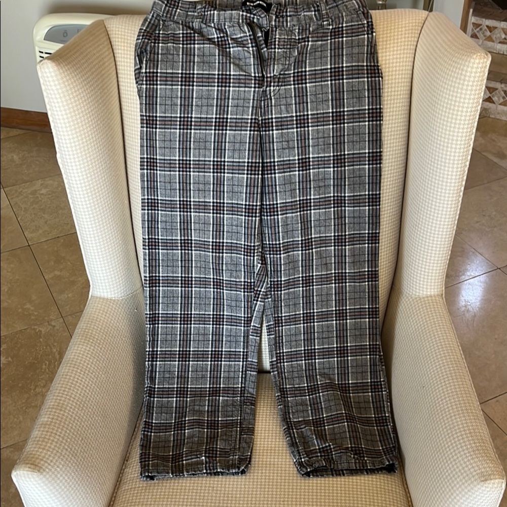 RSQ Men's Gray and White Checkered Casual Pants